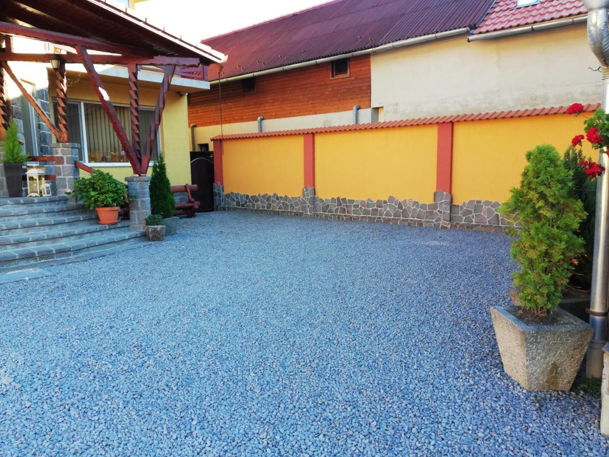 Raza Soarelui Pension (Adults only) Praid Exterior foto