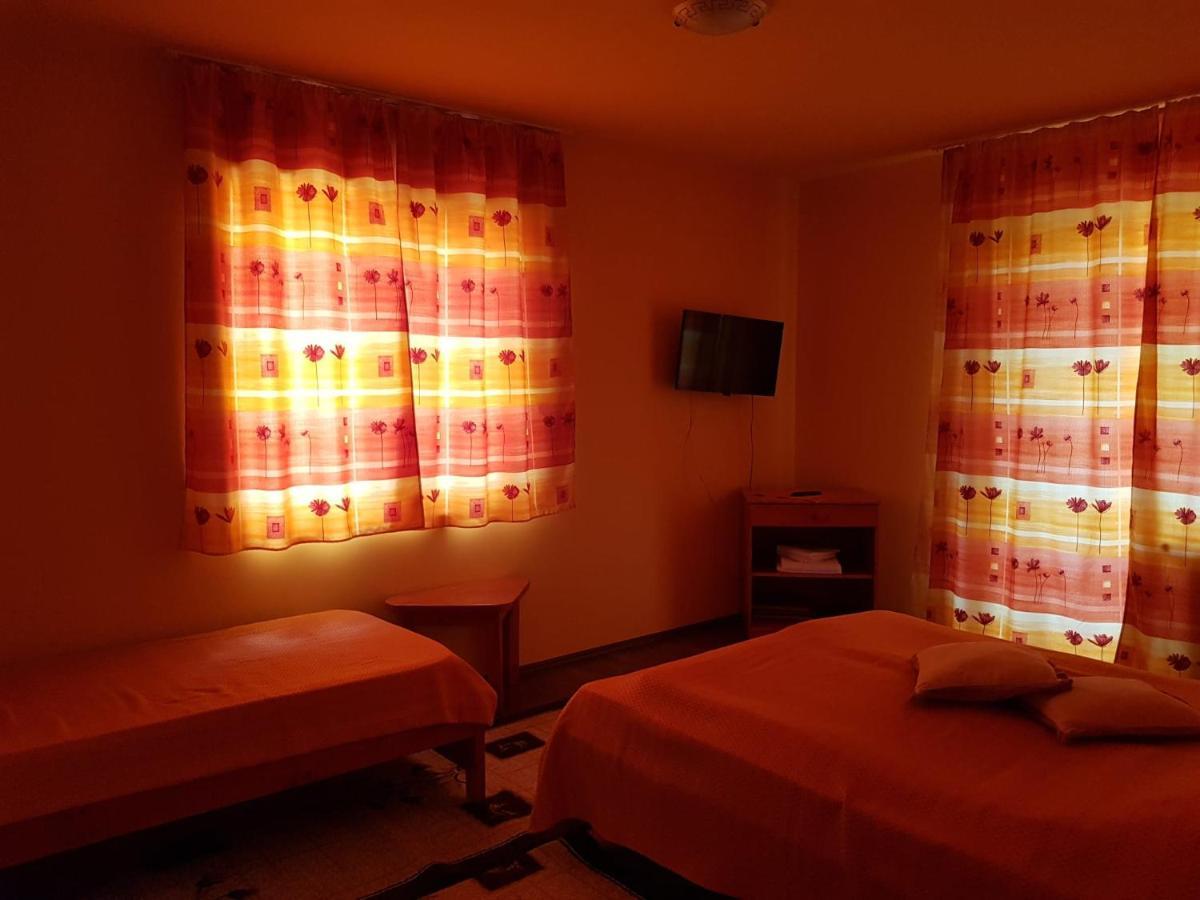 Raza Soarelui Pension (Adults only) Praid Exterior foto